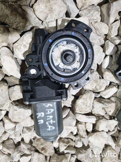 Моторчик стеклоподъемника передний Санта Фе 2