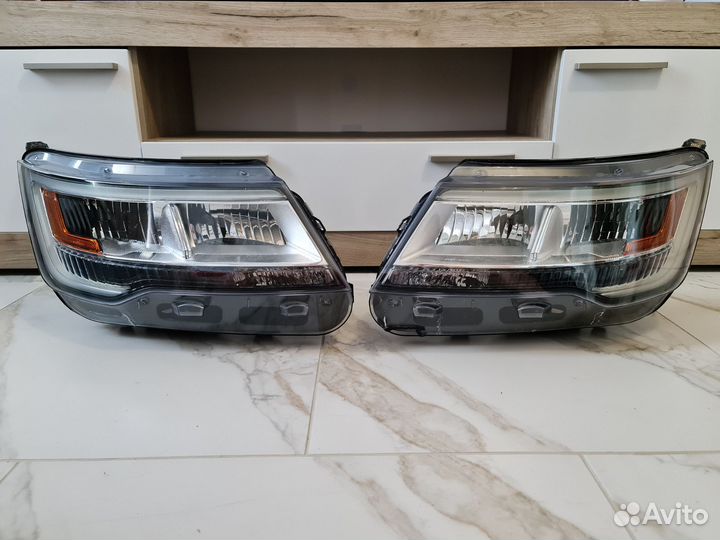 Фара Ford Explorer 5