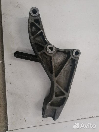 Кронштейн опоры двигателя задний Opel Astra