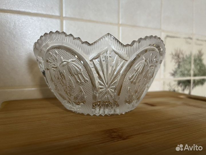 Хрустальная конфетница