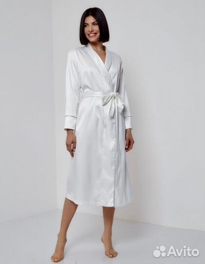 Халат шелковый белый