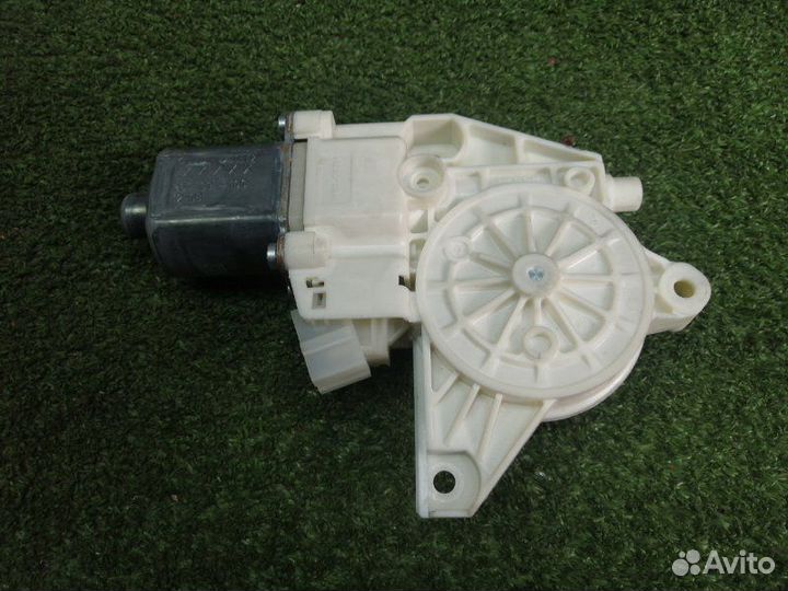 Блок моторчика стеклоподъемника задний левый