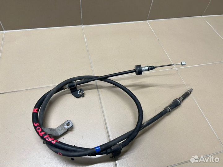 Трос ручника правый Kia Seltos 6000 км 1.6 G4FG