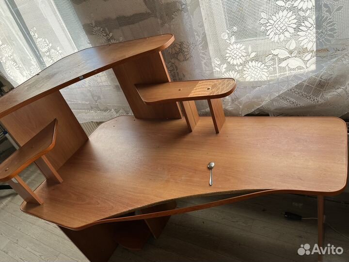 Компьютерный стол