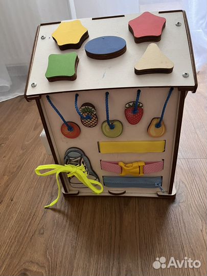 Бизиборд домик