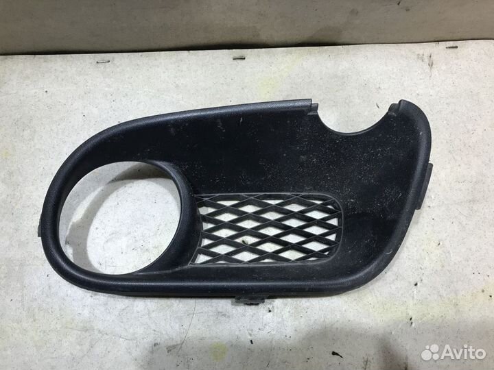 7L6853663F Решетка птф правая VW Touareg 1