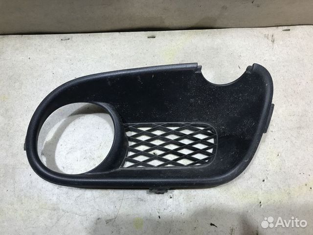 7L6853663F Решетка птф правая VW Touareg 1