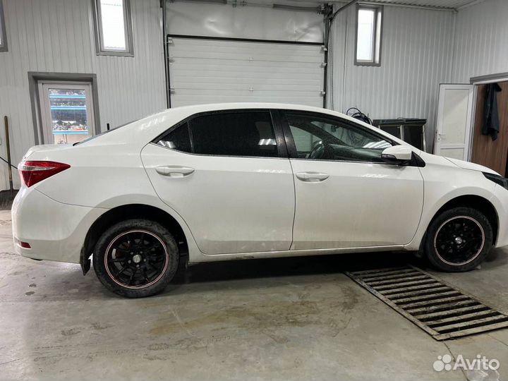 Toyota Corolla E180 2013 в разбор