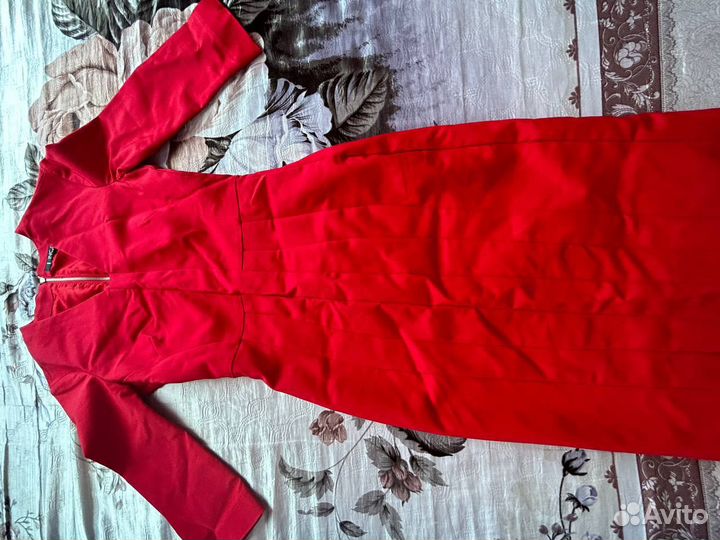 Платье-футляр