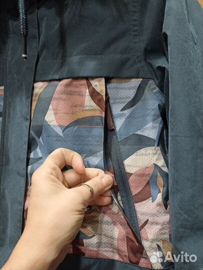 Горнолыжная куртка женская 44 размера