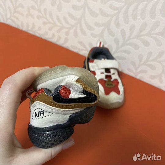 Кроссовки детские