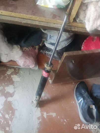 Амортизатор задний б/у Kia rio 2/Hyundai Verna