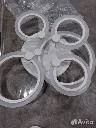 Продам светодиодную люстру