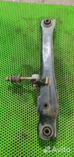 Рычаг задний правый поперечный Mitsubishi Carisma