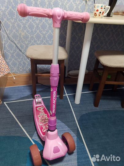 Самокат детский трехколесный для девочки