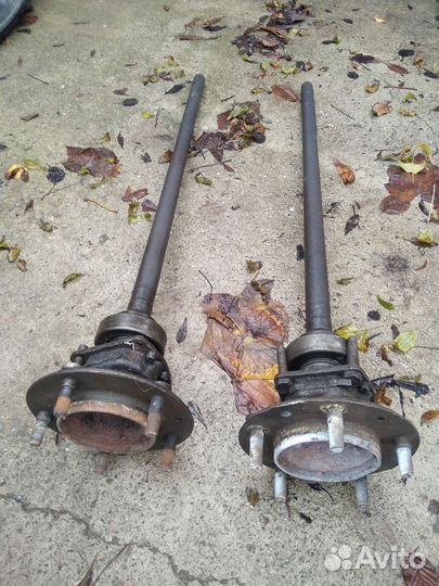 Полуось Нива