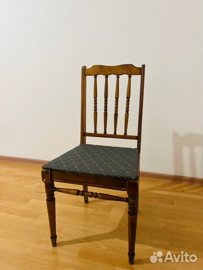 Стул деревянный