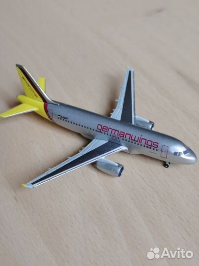 Модель самолета A319 Germanwing Herpa 1:500