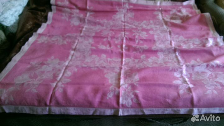 Одеяло,покрывало,скатерть,простыня
