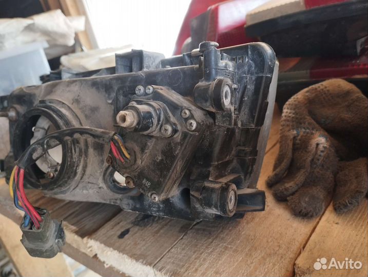 Фара правая Nissan Almera n15 дефект