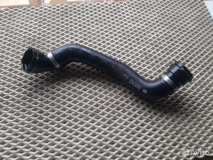 Mercedes W205 OM651 Патрубок радиатора левый