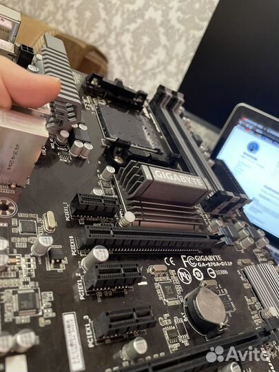 Материнская плата Gigabyte