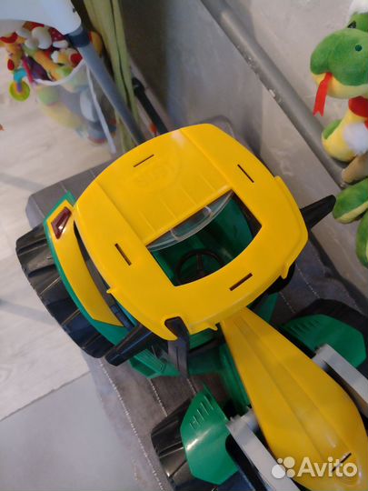 Трактор большой и маленький