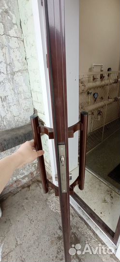 Дверь алюминиевая входная