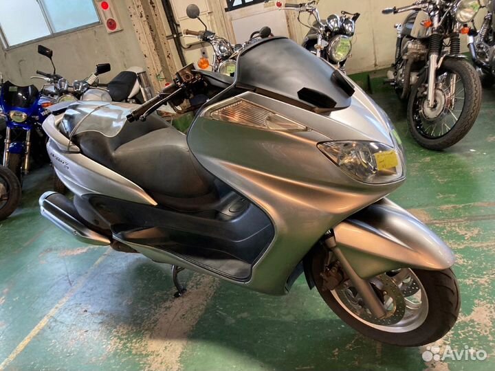 Максискутер Yamaha Majesty 400