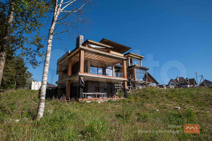 Коттедж 665 м² на участке 56 сот.