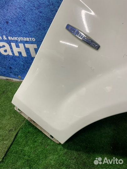 Крыло переднее правое Mercedes-Benz C-Class W204