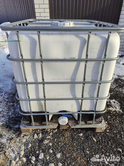 Ёмкости кубовые 1000 литров