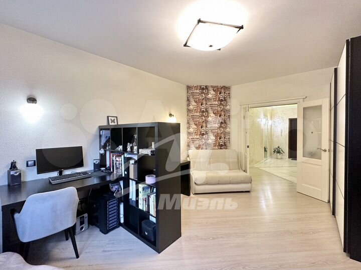 2-к. квартира, 69,5 м², 1/17 эт.