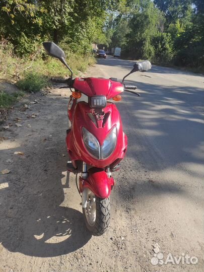 Скутер 50 кубов без торга совсем
