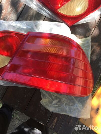 Задние фонари Mercedes e-class w210 оригинал