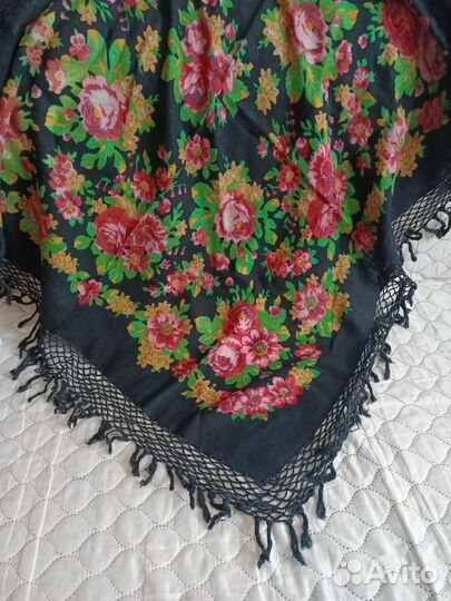 Женские шёлковые платки