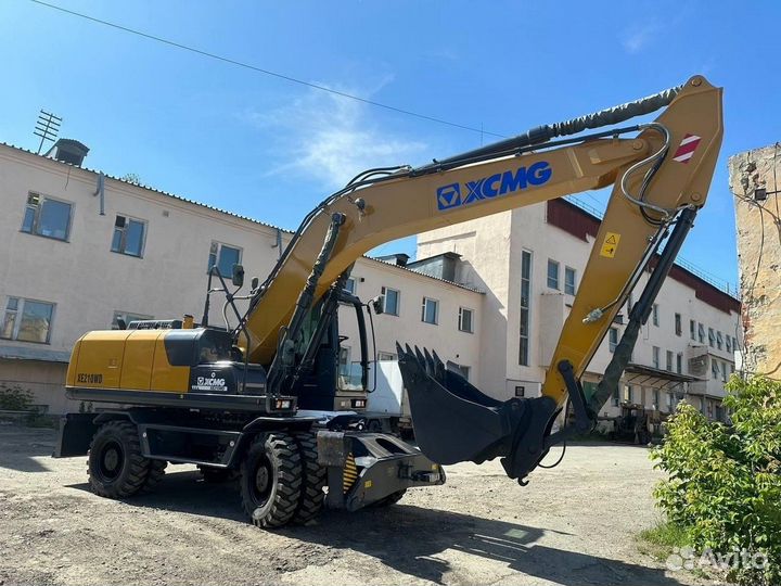 Колёсный экскаватор XCMG XE210WD, 2023