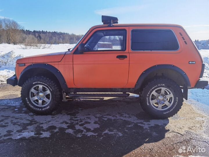 LADA 4x4 (Нива) 1.7 МТ, 2001, 60 000 км