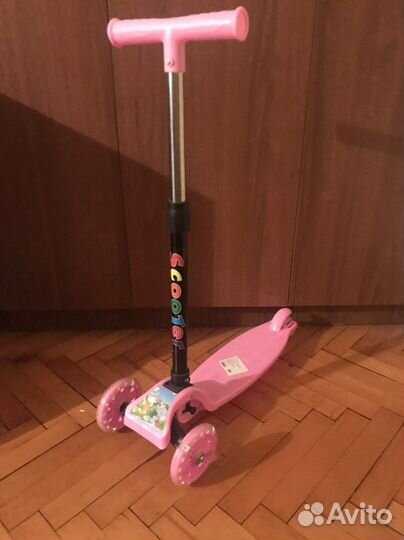 Самокат детский со светящимися колесами