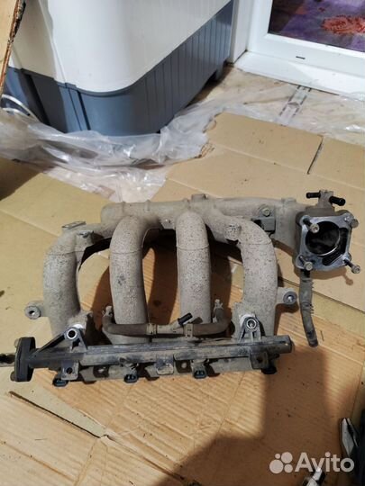 Впускной коллектор Kia Spectra