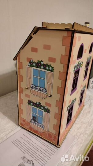 Большой кукольный домик