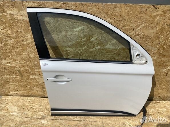 Дверь передняя правая Mitsubishi Outlander 3