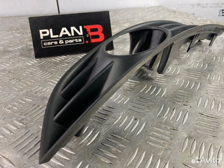 Накладка противотуманной фары левая Volkswagen