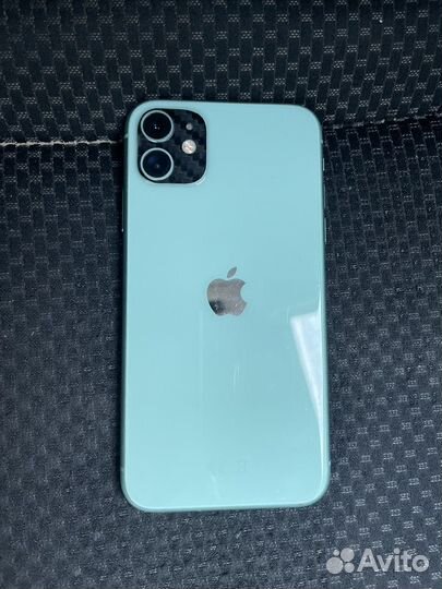 Телефон iPhone 11