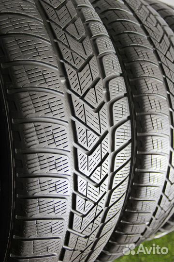 Pirelli Scorpion Winter RFT 235/55 R19 101H