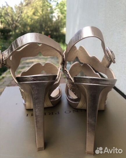 Босоножки новые Bruno Premi