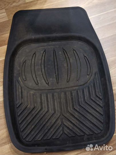 Автомобильные коврики резиновые универсальные