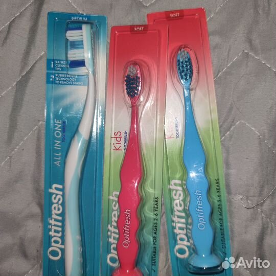 Зубная паста, гель для душа, щётки