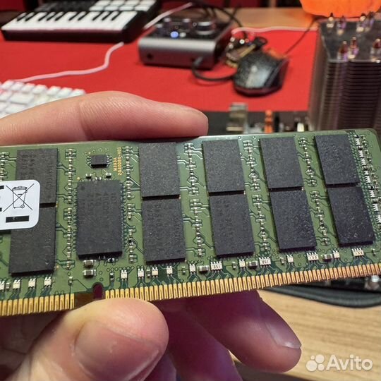 Оперативная память Samsung 16 гб DDR4 2133 мгц