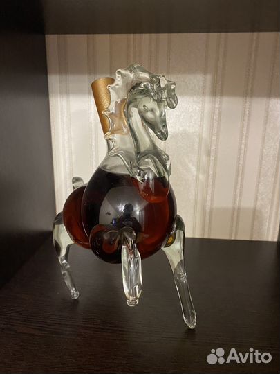 Конь стеклянный